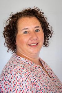 Frau Sandra Langen spezialisiert Beckenbodentherapie am Institut für Physiotherapie & Kinderphysiotherapie Mönchengladbach